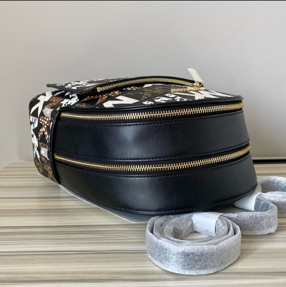 MK Backpack - Picture 4 of 5